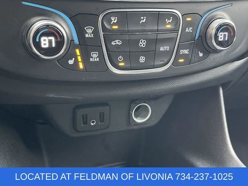 Certified 2023 Chevrolet Traverse LT FWD image 17