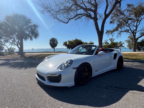 Used 2015 Porsche 911 Turbo S image 4
