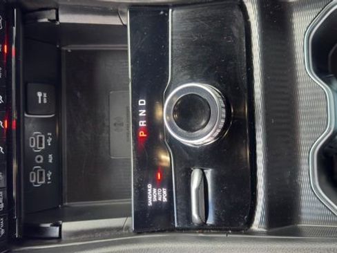 Used 2024 Jeep Grand Cherokee L Limited w/ Luxury Tech Group II image 16