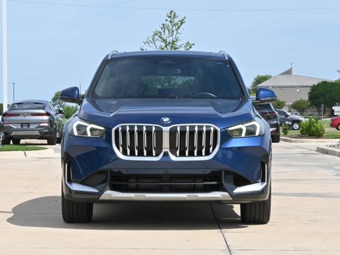 Certified 2025 BMW X1 xDrive28i AWD/4WD image 3