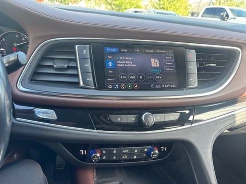 Used 2021 Buick Enclave Avenir w/ Avenir Technology Package AWD/4WD image 9