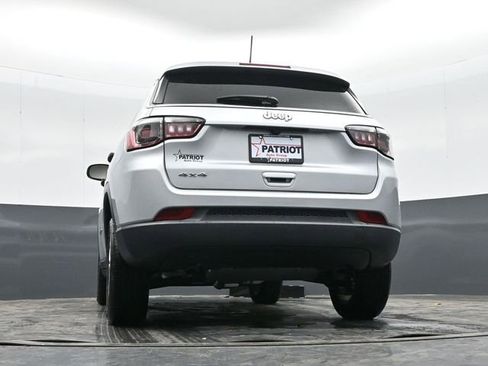 Used 2025 Jeep Compass Sport w/ Mopar Graphics Package AWD/4WD image 37