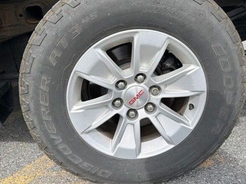 Used 2021 GMC Sierra 1500 4x4 Crew Cab w/ Sierra Value Package image 31