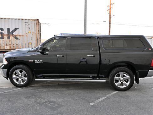 Used 2017 RAM 1500 Big Horn AWD/4WD image 3