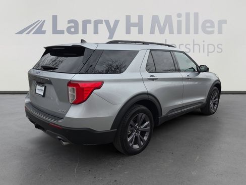 Used 2024 Ford Explorer XLT w/ Equipment Group 202A image 5