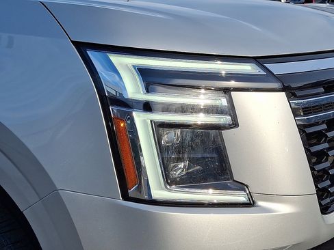 Certified 2025 Nissan Armada SL w/ Captain's Chari Seat Package image 11