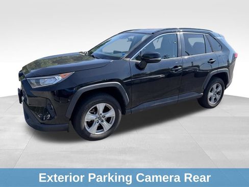 Used 2020 Toyota RAV4 XLE FWD image 9