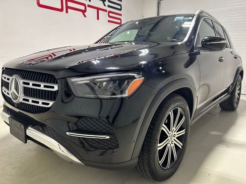 Used 2025 Mercedes-Benz GLE 450e 4MATIC image 2