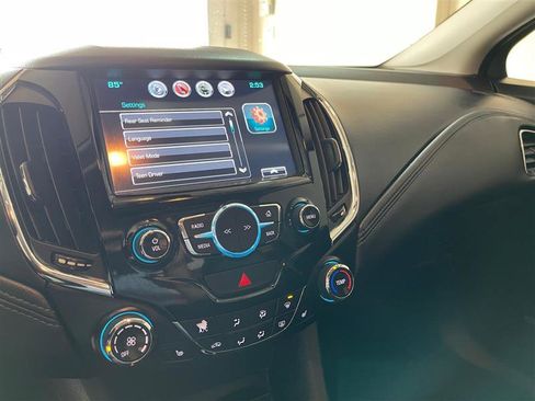 Used 2017 Chevrolet Cruze LT image 26