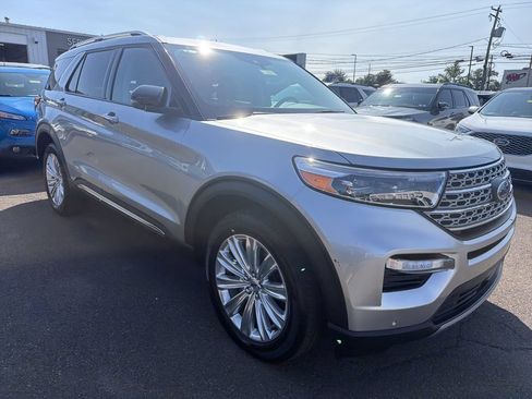 Used 2024 Ford Explorer Limited w/ Equipment Group 301A AWD/4WD image 7