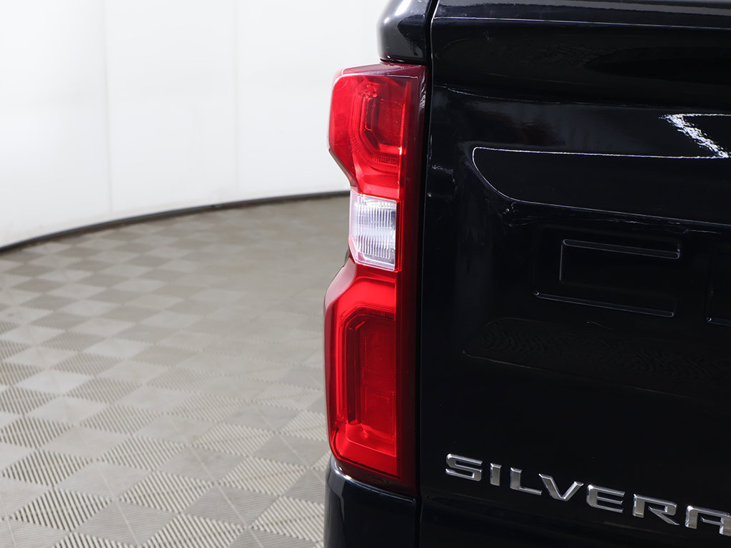 Used 2019 Chevrolet Silverado 1500 RST AWD/4WD image 14