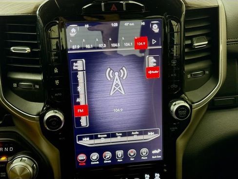 Used 2019 RAM 1500 Laramie image 15