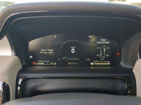 Used 2022 Lincoln Nautilus FWD w/ Premium Package image 14