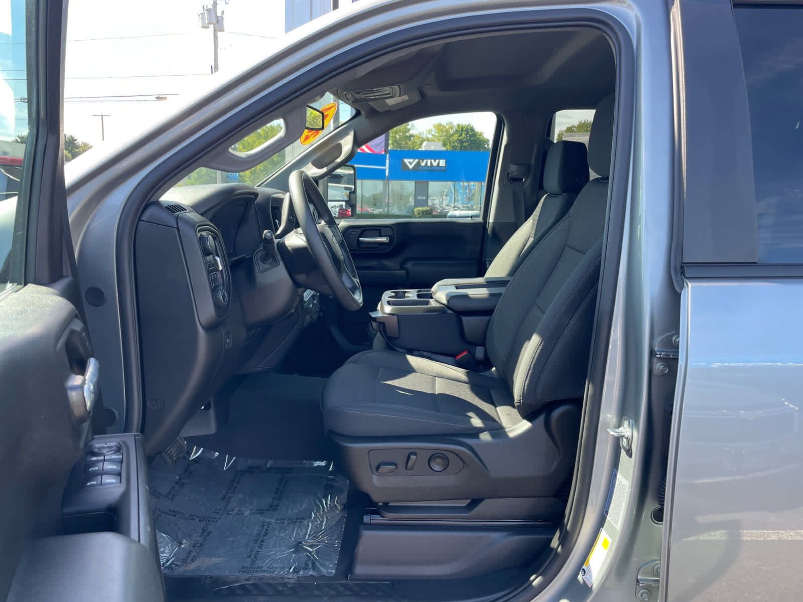 Used 2024 Chevrolet Silverado 2500 Custom w/ Custom Value Package AWD/4WD image 7