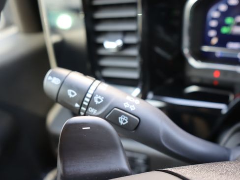 Certified 2025 Chevrolet Silverado 1500 LTZ w/ Technology Package image 25