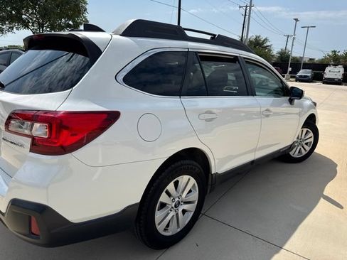 Used 2019 Subaru Outback 2.5i Premium AWD/4WD image 3