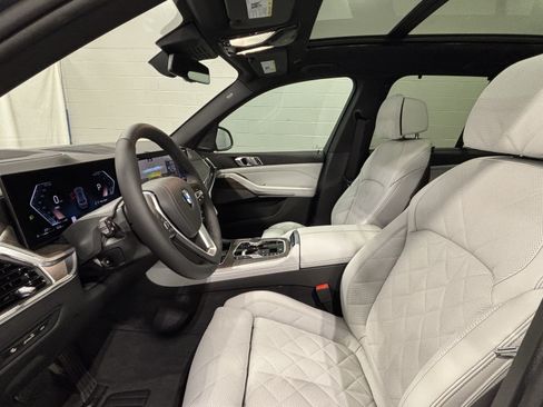 New 2026 BMW X5 xDrive40i w/ Climate Comfort Package AWD/4WD image 3