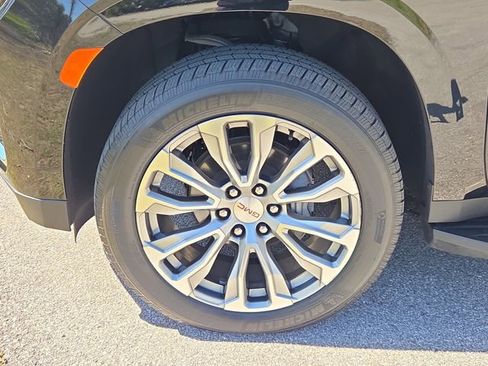 Used 2021 GMC Yukon SLT w/ Rear Media and Nav Package image 7