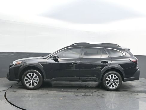 Used 2024 Subaru Outback Premium image 4