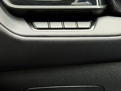 Certified 2025 Lexus TX 500h AWD image 32