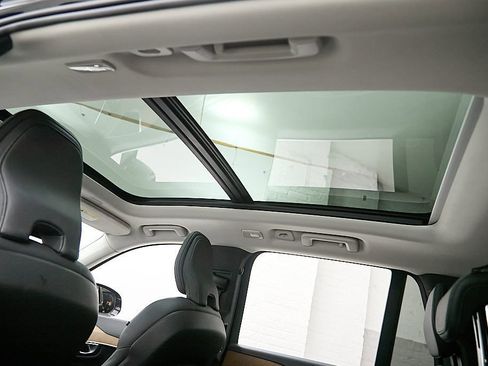 Used 2024 Volvo XC90 B6 Plus w/ Protection Package image 24