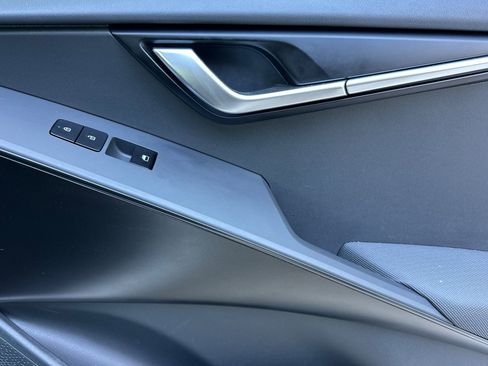 Certified 2025 Kia Niro LX FWD image 19