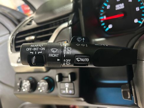Used 2019 Chevrolet Tahoe Premier AWD/4WD image 28
