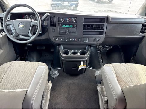 Used 2025 Chevrolet Express 3500 LT w/ LT Preferred Equipment Group RWD image 14