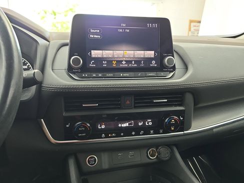 Used 2023 Nissan Rogue SV w/ SV Premium B Package FWD image 20