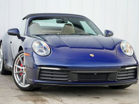 Used 2022 Porsche 911 Targa 4S w/ Premium Package image 4