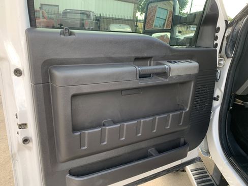 Used 2011 Ford F250 Lariat w/ Lariat Interior Pkg image 15