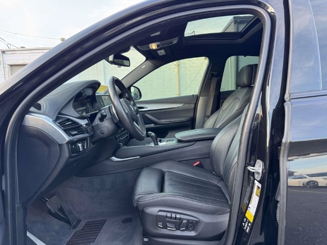 Used 2019 BMW X6 xDrive50i w/ M Sport Package AWD/4WD image 22