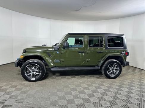 Used 2024 Jeep Wrangler Unlimited w/ Convenience Group AWD/4WD image 6