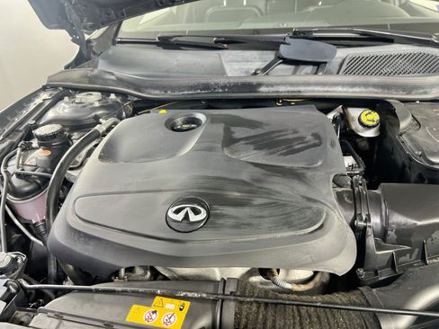 Used 2019 INFINITI QX30 AWD w/ Navigation Package image 30