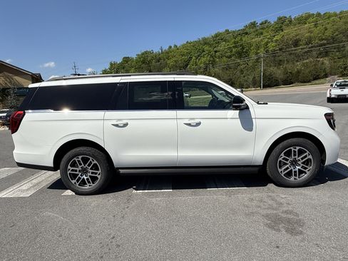 New 2026 Ford Expedition Max Active AWD/4WD image 5