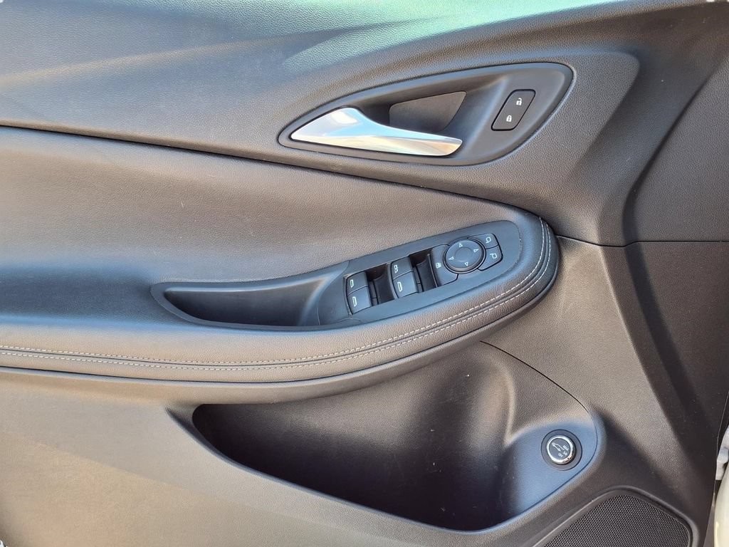 Used 2020 Buick Encore GX Select w/ Sport Touring Package FWD image 20
