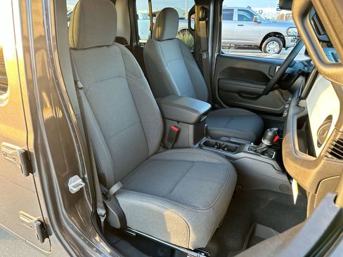 New 2025 Jeep Gladiator Sport image 23