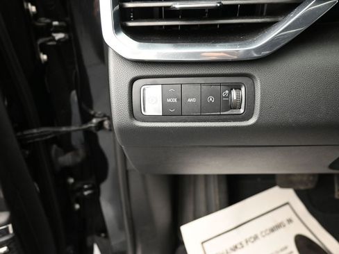 Used 2024 GMC Acadia Elevation image 16