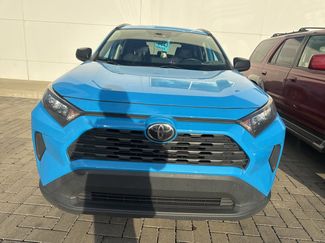 Used 2019 Toyota RAV4 LE video 2