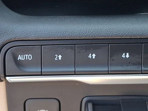Used 2024 Cadillac Escalade ESV Premium Luxury AWD/4WD image 24