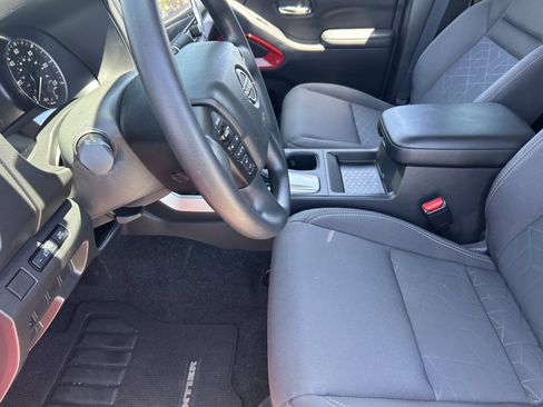 Used 2025 Nissan Frontier SV RWD image 26