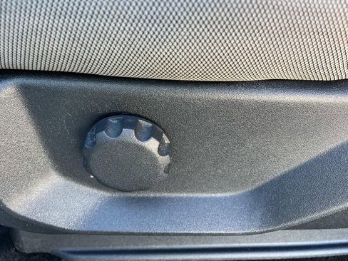 Used 2018 Ford F150 XLT image 25