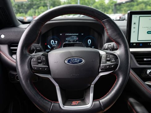 Used 2025 Ford Explorer ST AWD/4WD image 30