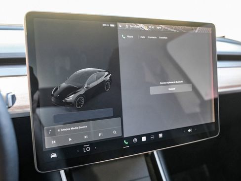 Used 2020 Tesla Model Y Long Range image 27