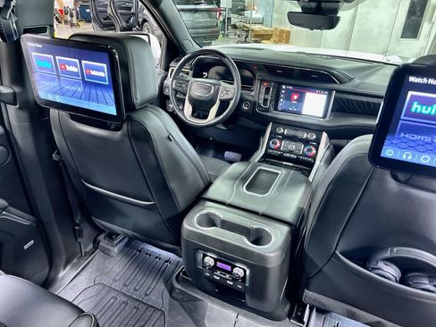 Used 2023 GMC Yukon Denali w/ Denali Reserve Package AWD/4WD image 20