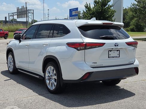 Used 2023 Toyota Highlander Limited AWD/4WD image 4