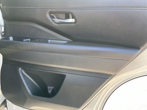 Used 2025 Nissan Pathfinder SL AWD/4WD image 41