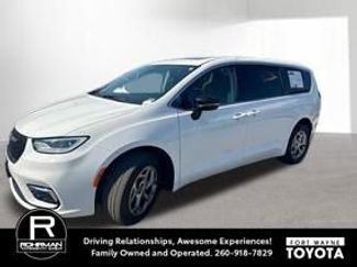 Used 2024 Chrysler Pacifica Limited video 1