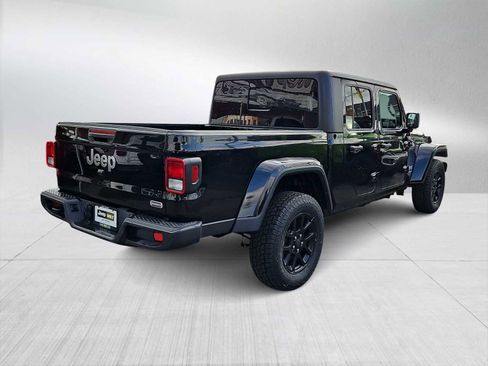 Used 2023 Jeep Gladiator Overland image 8