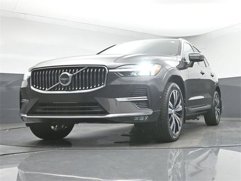 Used 2022 Volvo XC60 B5 Inscription image 40